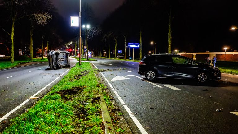 De twee wagens na het ongeluk (foto: Jack Brekelmans/SQ Vision).