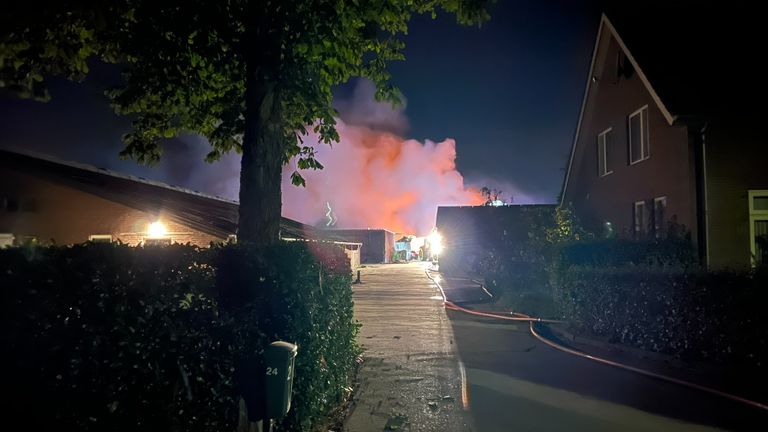 De brand zou zondagavond rond elf uur ontstaan zijn.