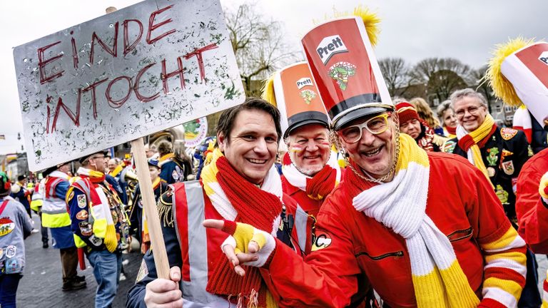 De intocht van de prins is pas het begin van een dag vol tradities in Oeteldonk (foto: EYE4images).