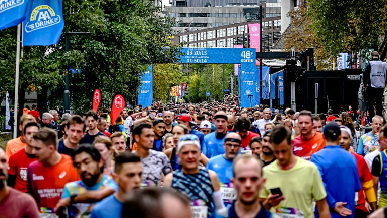 Een eerder shot van deelnemers aan de halve en hele marathon. (Foto: Eye4Images)