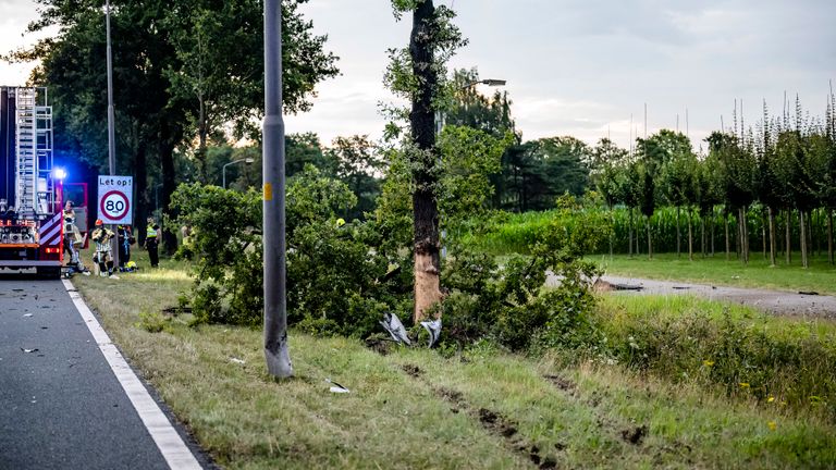 Rond kwart over vijf vrijdagnacht ging het mis op de N65 bij Berkel-Enschot (foto: Jack Brekelmans./SQ Vision).