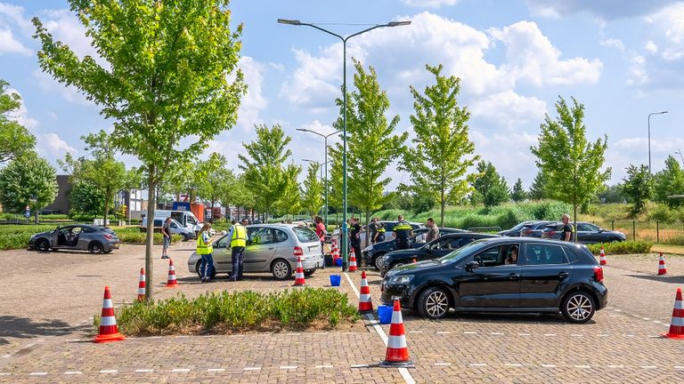 Verkeerscontrole in Waalwijk (foto: Iwan van Dun/SQ Vision).