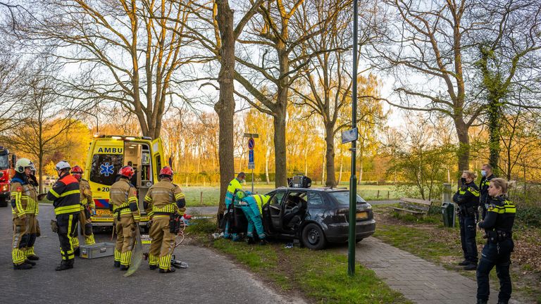 Er waren veel hulpverleners op de been (foto: Jack Brekelmans/SQ Vision).