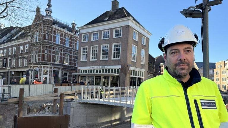 Projectleider Paul Wijnen bij de Tolbrug over de Nieuwe Mark in Breda (foto: Niek de Bruijn).