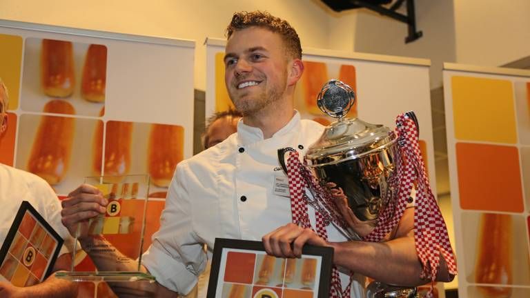 Bakker Giel Vermeulen winnaar van Het Lekkerste Brabantse Worstenbroodje 2022 (foto: Karin Kamp) 