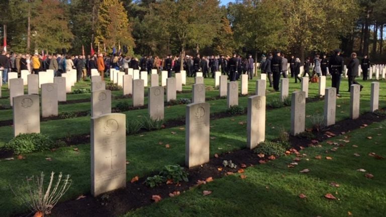 Een van de oorlogskerkhoven in Bergen op Zoom (foto: archief).