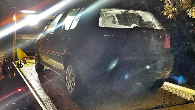 De automobilist in Mill moest zijn auto inleveren (foto: Twitter wijkagent Milieu & Drugs).