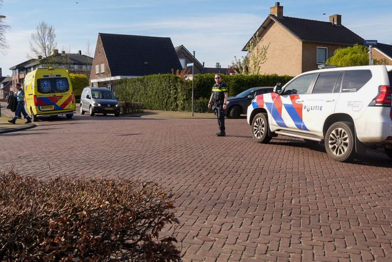 De botsing vond plaats op de Sint-Antoniusweg in De Mortel, vlakbij een kruising (foto: Harrie Grijseels/SQ Vision).