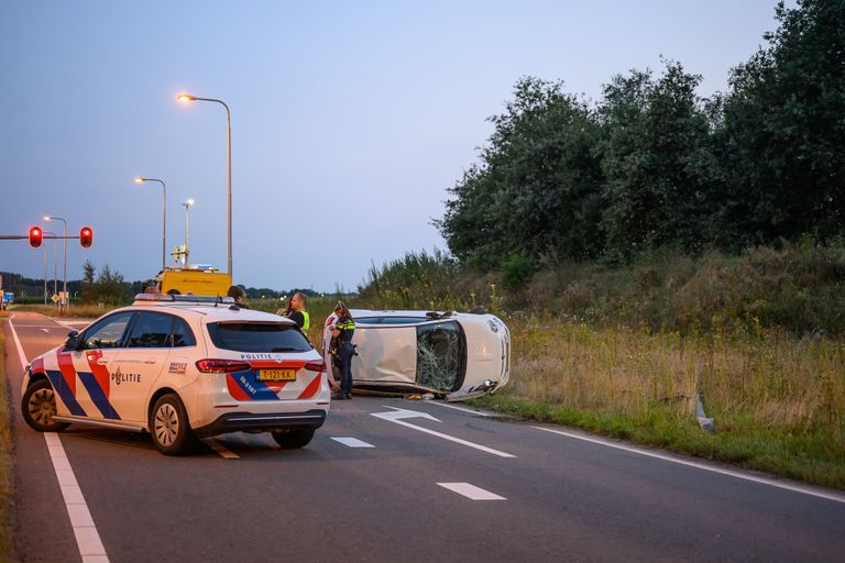 Een deel van de Vosdonk werd na het ongeluk afgesloten (foto: Tom van der Put/SQ Vision).