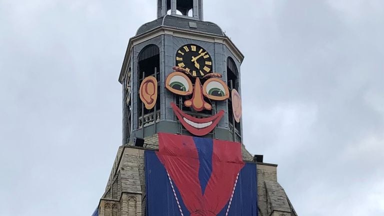 De Peperbus officieel de Sint Gertrudiskerk (foto: Willem-Jan Joachems).