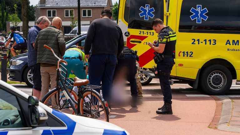 Fietsster botst met auto (Foto: Gabor Heeres/SQ Vision)