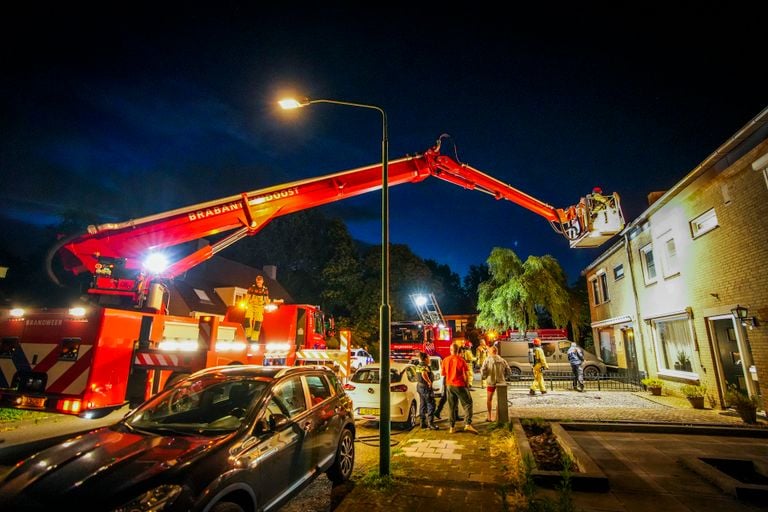 Er moest een hoogwerker worden ingezet (foto: SQ Vision Mediaprodukties).