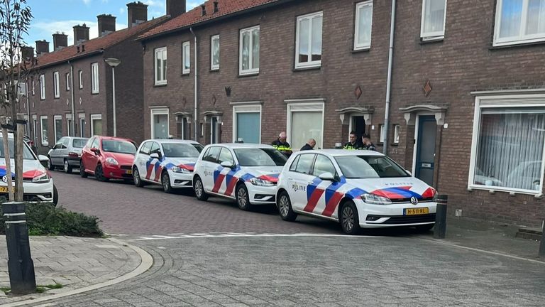 Politieonderzoek aan de Sperwerstraat in Oss (foto: Megan Hanegraaf).