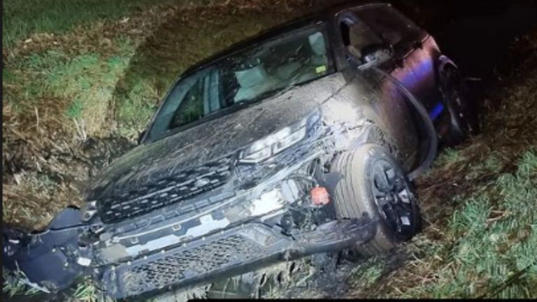 De achtergelaten Range Rover (Foto: Politie Maashorst).