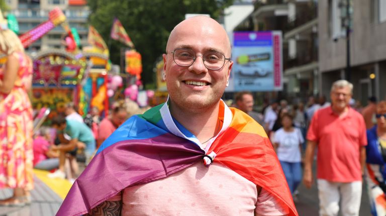 Sven (26) uit Zwijndrecht op Roze Maandag (foto: Collin Beijk).