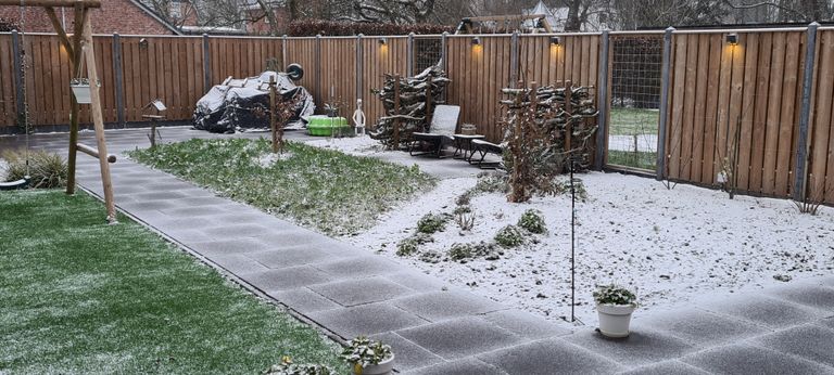 Sneeuw in Lage Mierde (foto: Eelco Scherpenisse).