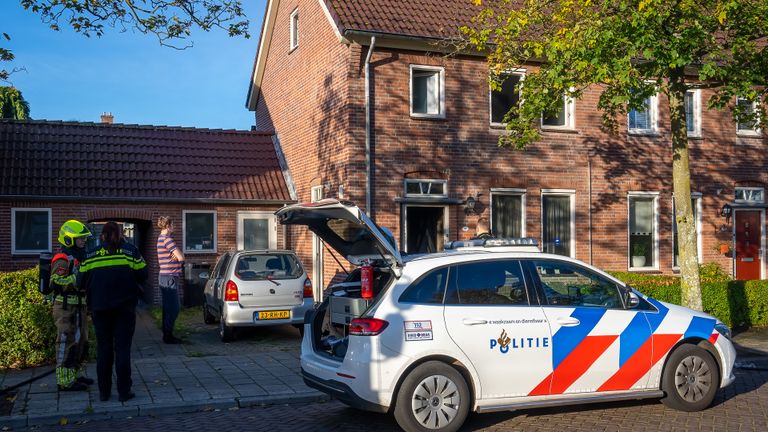 De benedenverdieping van het huis in Waalwijk is uitgebrand foto: Iwan van Dun/SQ Vision).