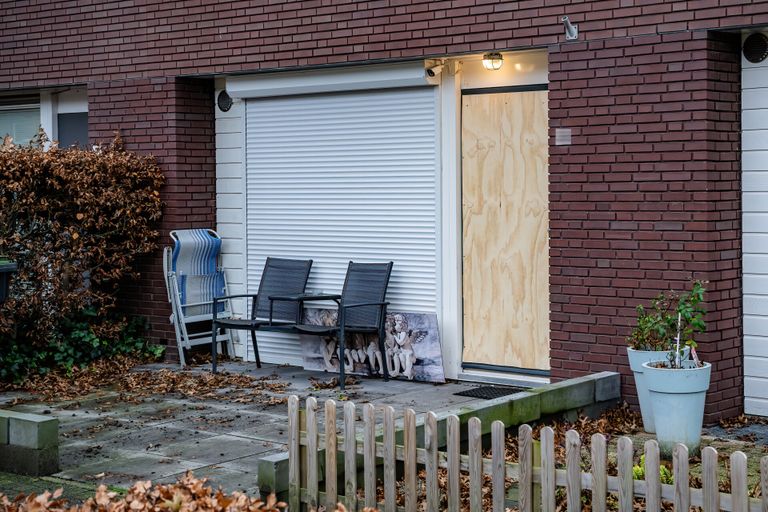 De explosie vond plaats bij een huis aan de Roodeschoolstraat in Tilburg.