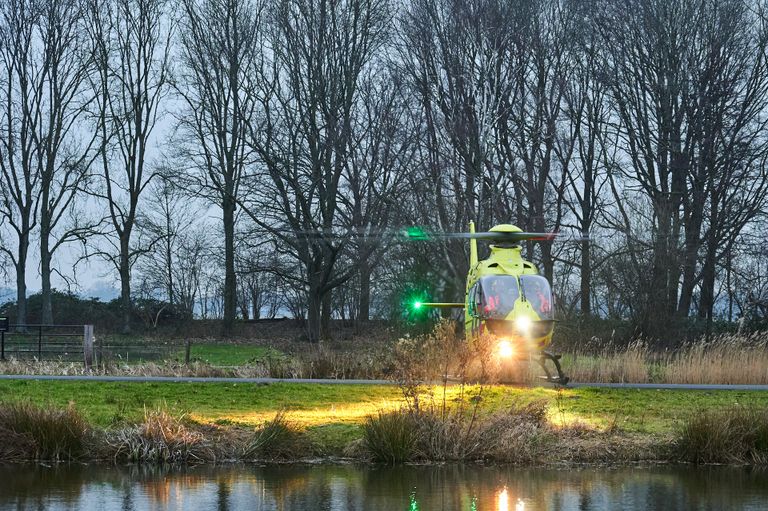 De ingeschakelde traumahelikopter (foto: Tom van der Put/SQ Vision Mediaprodukties). 