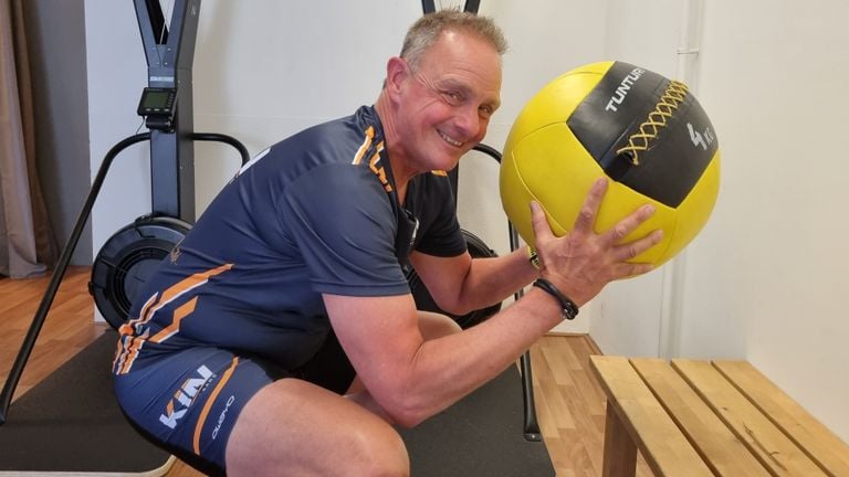 Rob Marcelissen met een wallball (Foto: Leon Voskamp).