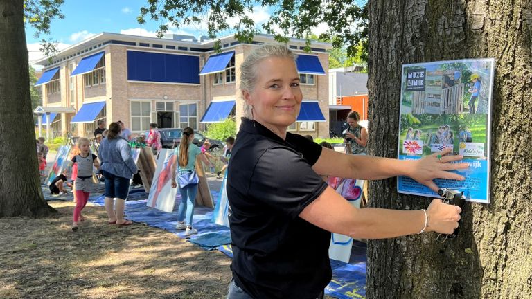 Ellen van Muzelinck merkt dat de wens om iets leuks te organiseren in de wijk groot is na de beschietingen (foto: Megan Hanegraaf).