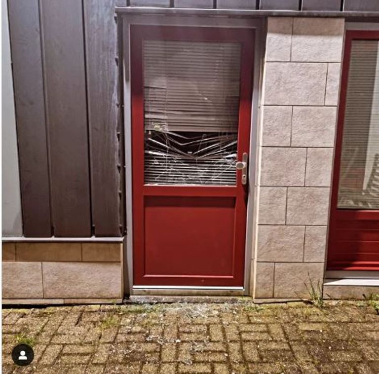 De verdachten zouden hebben proberen in te breken aan de Thomas Edisonweg in Drunen (foto: Instagram digitaal wijkagent Meierij).