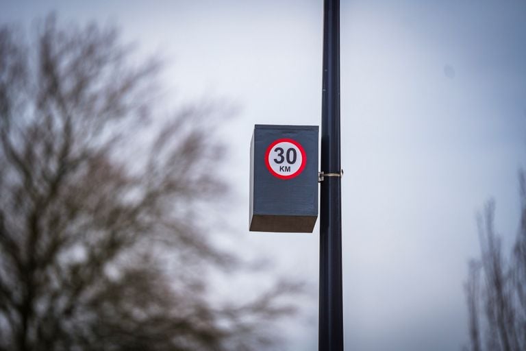 De nep-flitspaal in de Strijpsestraat in Eindhoven (foto: SQ Vision).