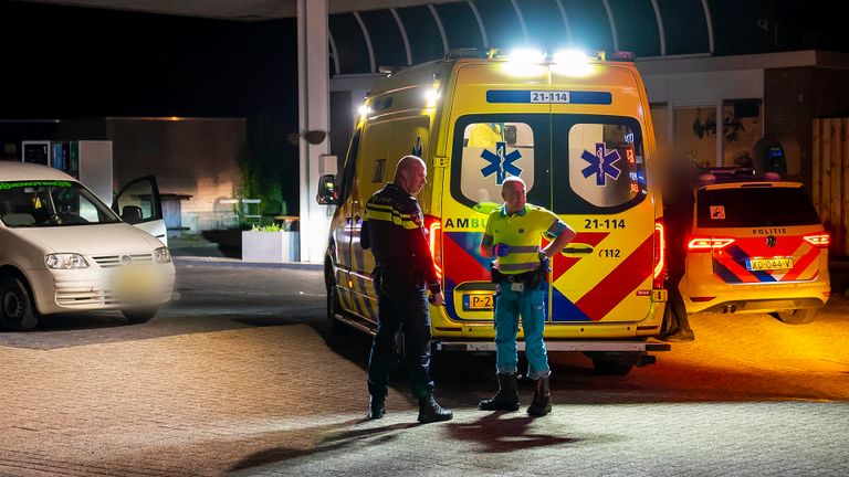 Bij de schietpartij liep iemand een schram aan zijn arm op (foto: Gabor Heeres/SQ Vision).