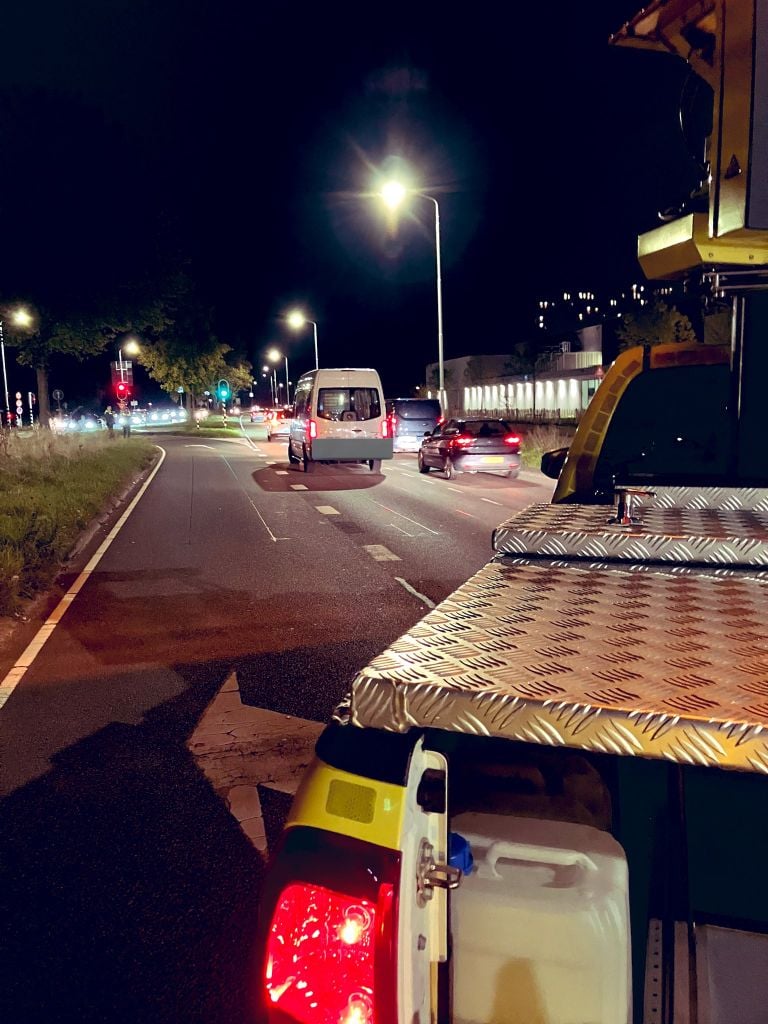 De auto viel stil op de Onze Lieve Vrouwestraat in Eindhoven (foto: X/weginspecteur Robert).