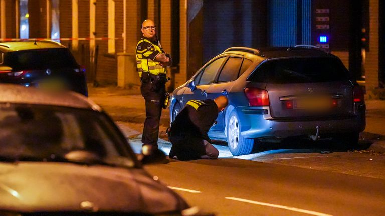 Onderzoek in de omgeving waar de explosie plaatsvond (foto: SQ Vision).