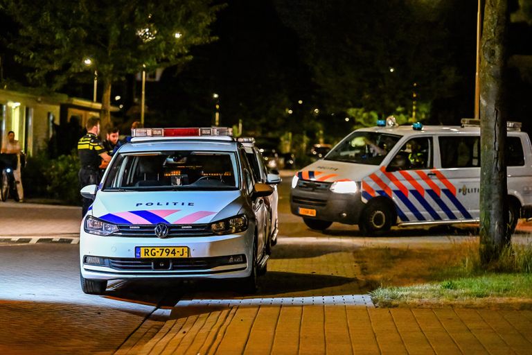 Na de steekpartij aan de Luchthavenlaan in Tilburg is een verdachte aangehouden (foto: Jack Brekelmans/SQ Vision).