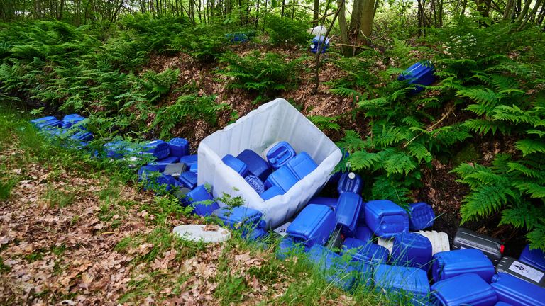 Een deel van de gevonden vaten (foto: Tom van der Put / SQ Vision).