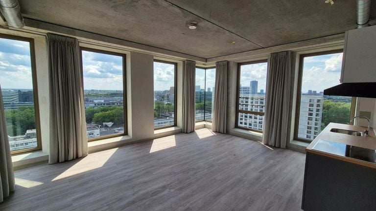 Een gezamenlijke ruimte van een woongroep waarin een kamer 300 euro kost (foto: Collin Beijk).