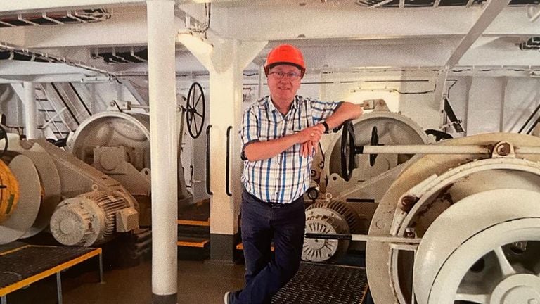 Erik in een vrachtschip (foto: Erik Bielars).