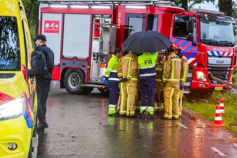 Het ongeluk op de Lieropsedijk vond rond halfzeven donderdagochtend plaats (foto: Dave Hendriks/SQ Vision).