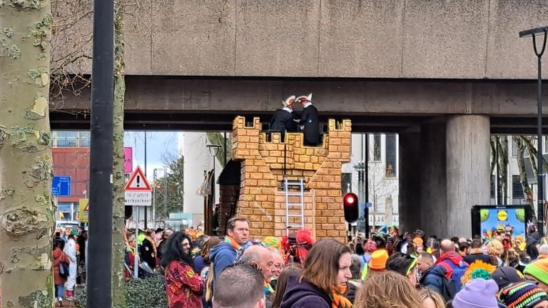 Er stond geen bordje 'Max. doorrijhoogte'.  (foto: Corrado Francken)