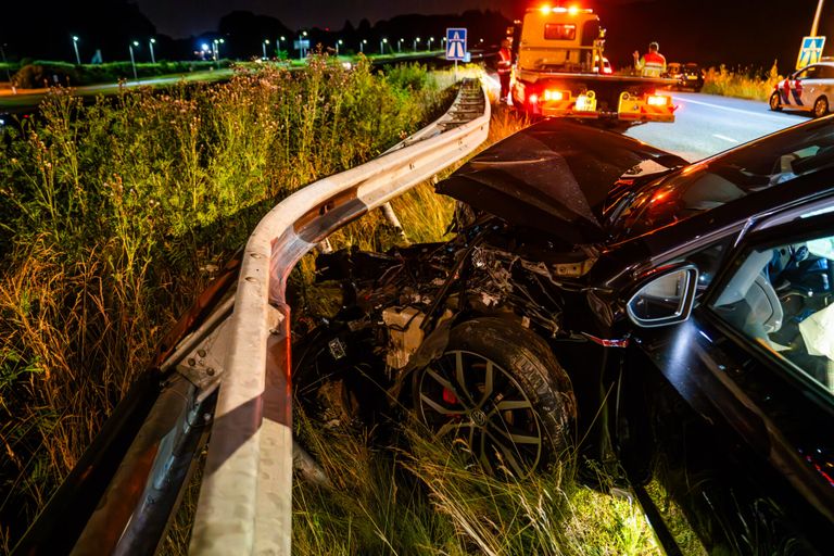 Het ging mis op de oprit naar de A67 bij Veldhoven (foto: Dave Hendriks/SQ Vision).