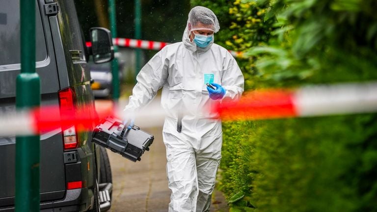 Het forensisch onderzoek ging vrijdagmiddag volop door (foto: SQ Vision).