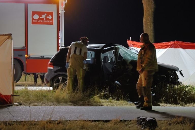 Hoe het ongeluk op de N277 bij Landhorst kon gebeuren, wordt onderzocht (foto: SK-Media).