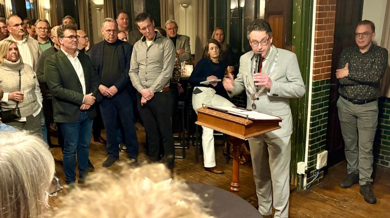 Bernd Roks kondigt zijn vertrek aan tijdens nieuwjaarsbijeenkomst (foto: Erik Peeters)