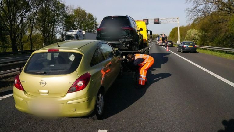 Rond kwart voor tien waren de grootste problemen op de A67 verleden tijd (foto: Harrie Grijseels/SQ Vision).