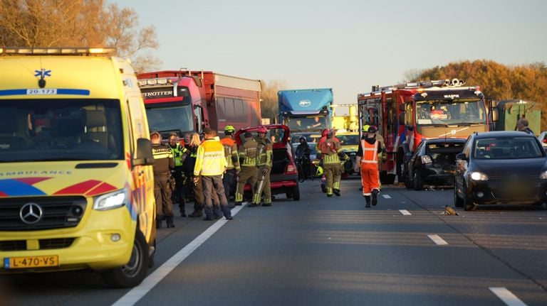 Ongeluk op de A59 (foto: Erik Haverhals / Persbureau Heitink).