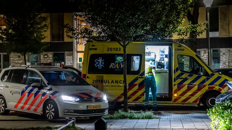 Het slachtoffer is in een ambulance naar een ziekenhuis gebracht (foto: Toby de Kort/SQ Vision).