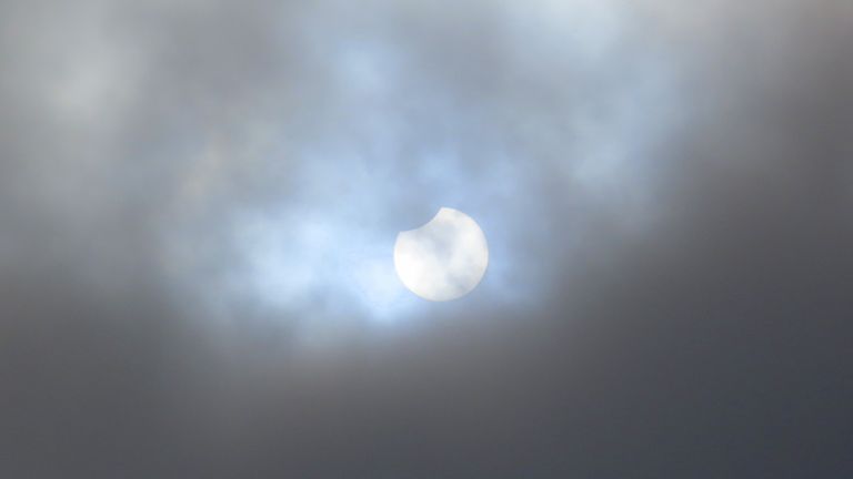 In Tilburg zag Margreet van Vianen de zon gedeeltelijk verdwijnen.