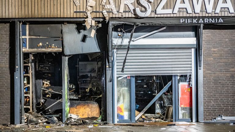 In Tilburg werd zondagnacht een Poolse winkel opgeblazen. Foto: Jack Brekelmans/SQ Vision