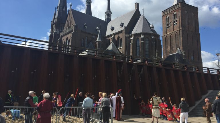 Oud en nieuw ontmoeten elkaar aan de Maas in Cuijk (foto: gemeente Cuijk).