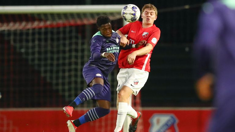 Nathan Markelo (Jong PSV, L.) in duel met Kjeld van den Hoek (Jong FC Utrecht), Foto: Orange Pictures