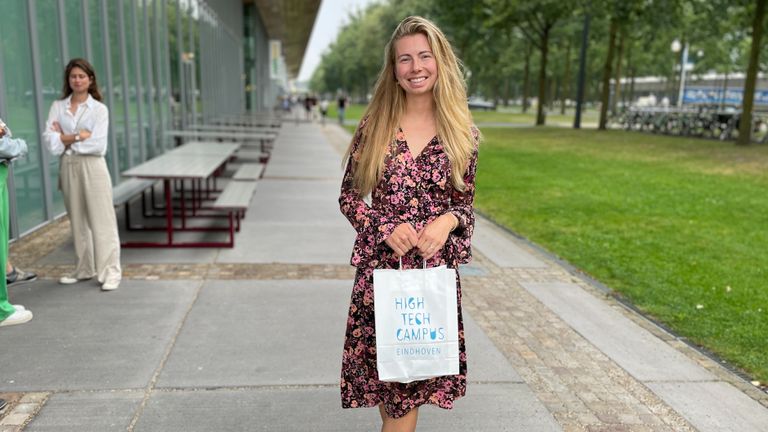 Maud Cuppens werkt een week op de High Tech Campus (foto: Rogier van Son).