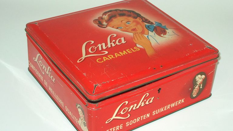 Een oud bewaarblik met daarop het Lonka-meisje (foto: Lonka)..