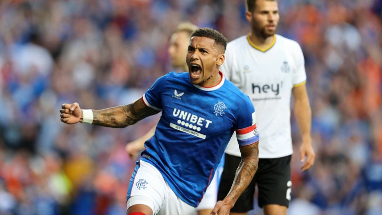 James Tavernier viert een goal tegen Union Sint GIllis (Foto: ANP)